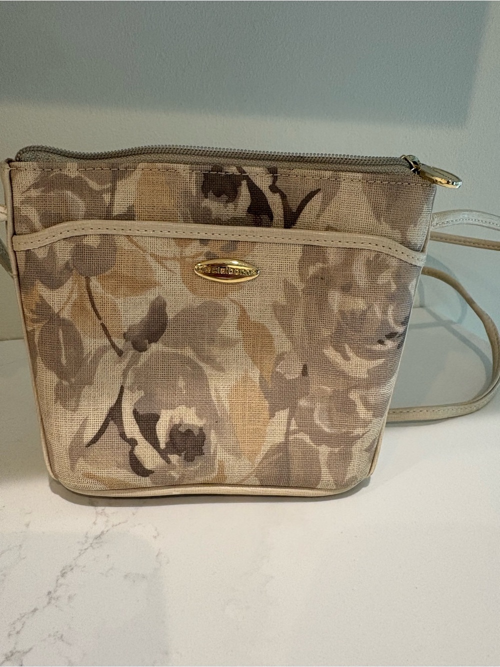 90s Liz Claiborne Beige Floral Tapestry Crossbody Bag Gold Detail